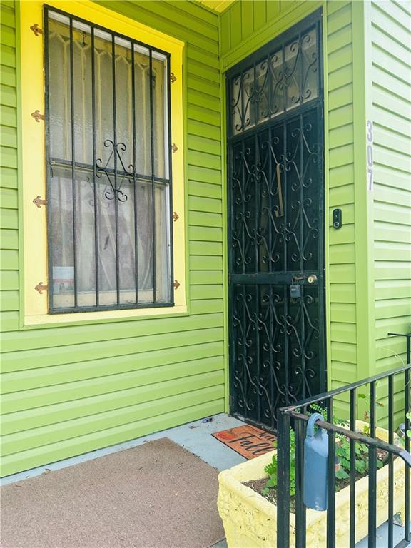 307 Diana St, New Orleans, LA 70114 - view of entrance to property