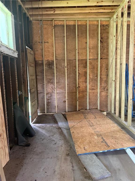 5123 Chartres St, New Orleans, LA 70117 - view of below grade area