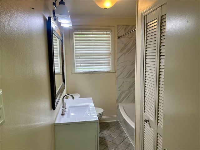 817 N Sibley St, Metairie, LA 70003 - full bath with toilet, vanity, baseboards, and ornamental molding