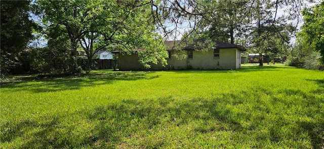 140 N 14th St, Ponchatoula, LA 70454 - view of green lawn