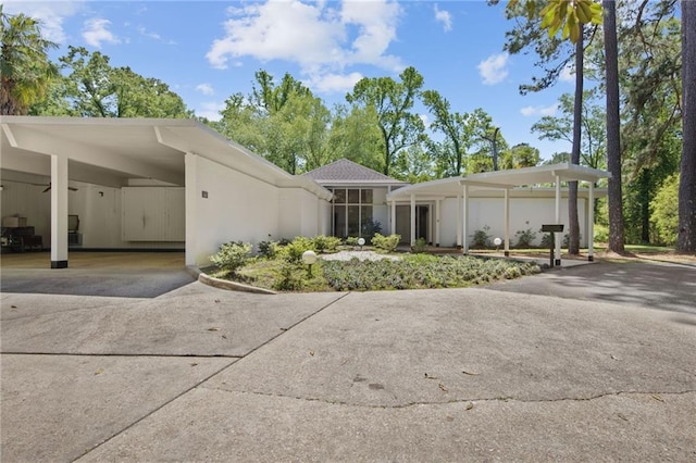 1450 Pine Tree Rd, Opelousas, LA 70570 - view of front of house with concrete driveway