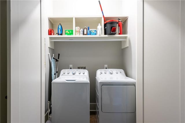 415 N Dupre St, New Orleans, LA 70119 - laundry room with washing machine and clothes dryer