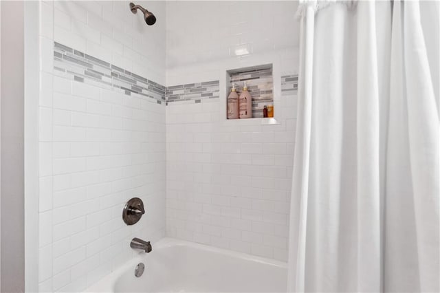 1101 Fairway Dr, Kenner, LA 70062 - full bathroom featuring shower / bath combo