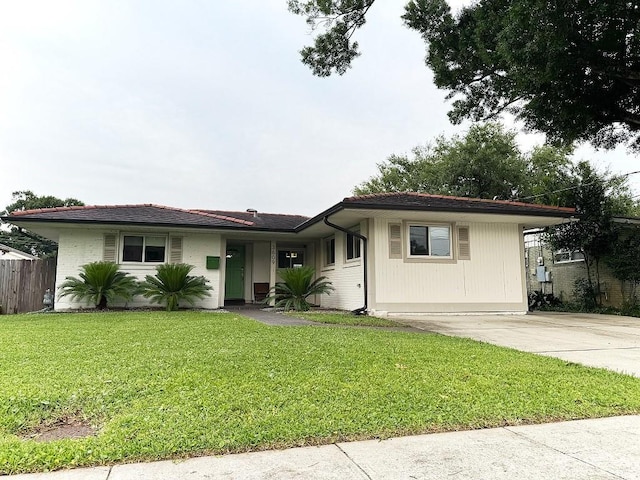 3609 Green Acres Rd, Metairie, LA 70003 - ranch-style house featuring concrete driveway