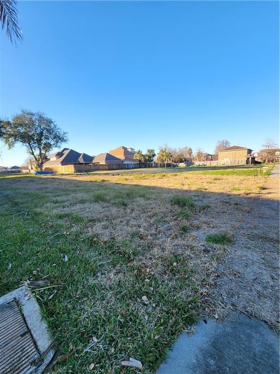 16 Queens Ct, Chalmette, LA 70043