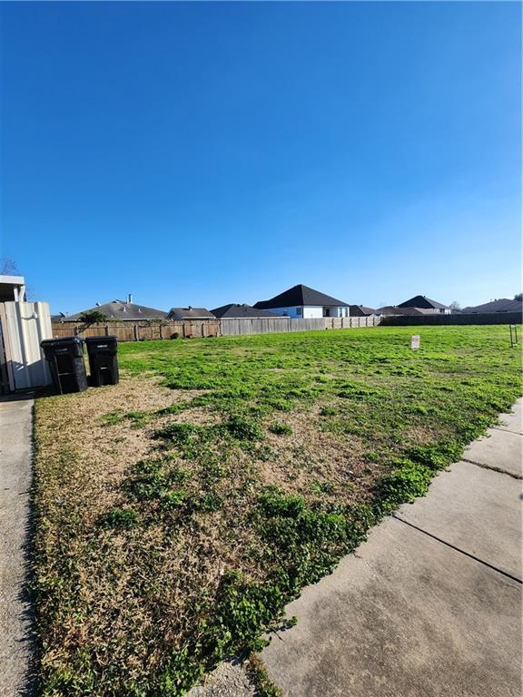 3501 Decomine St, Chalmette, LA 70043