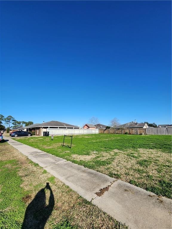 3501 Decomine St, Chalmette, LA 70043
