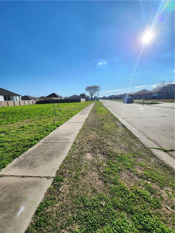 3501 Decomine St, Chalmette, LA 70043