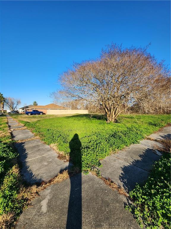 709 Ellen Dr, Chalmette, LA 70043 - photo 1