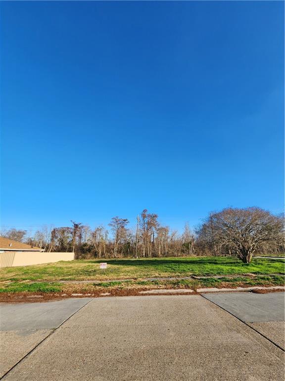 709 Ellen Dr, Chalmette, LA 70043 - photo 2