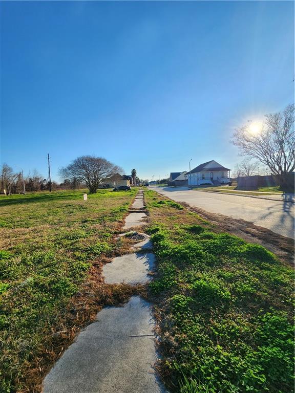 709 Ellen Dr, Chalmette, LA 70043 - photo 4
