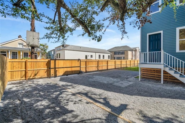 330103 S Saratoga St, New Orleans, LA 70115 - view of yard with a residential view