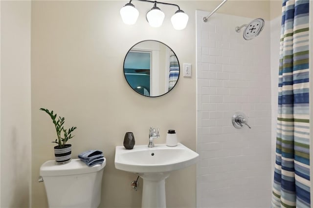 4462 Lafaye St, New Orleans, LA 70122 - full bath featuring a tile shower and toilet
