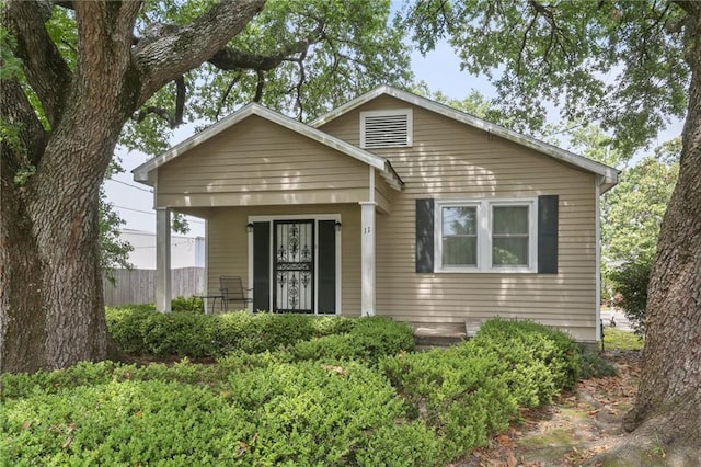 11 Gelbke Dr, Gretna, LA 70053 - view of front of property featuring a porch