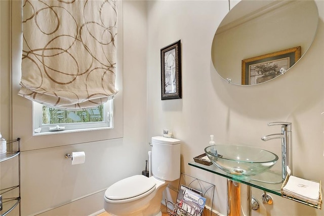 109 Northline St, Metairie, LA 70005 - half bathroom with toilet and a sink