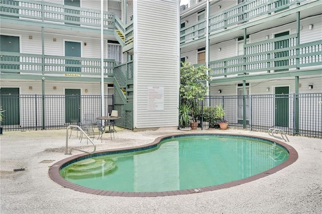 4101 Hessmer Ave Unit 109, Metairie, LA 70002 - community pool with a patio area
