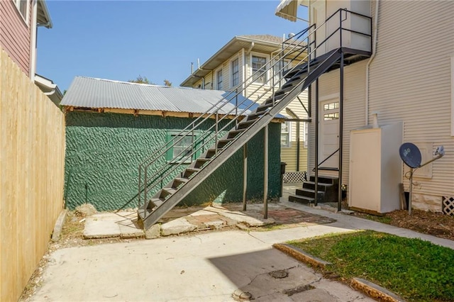 221012 Pine St, New Orleans, LA 70118 - view of patio with stairs and entry steps
