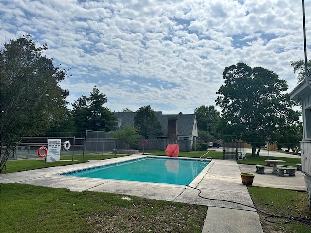 41 Hollycrest Blvd Unit 41, Covington, LA 70434 - community pool featuring a gate