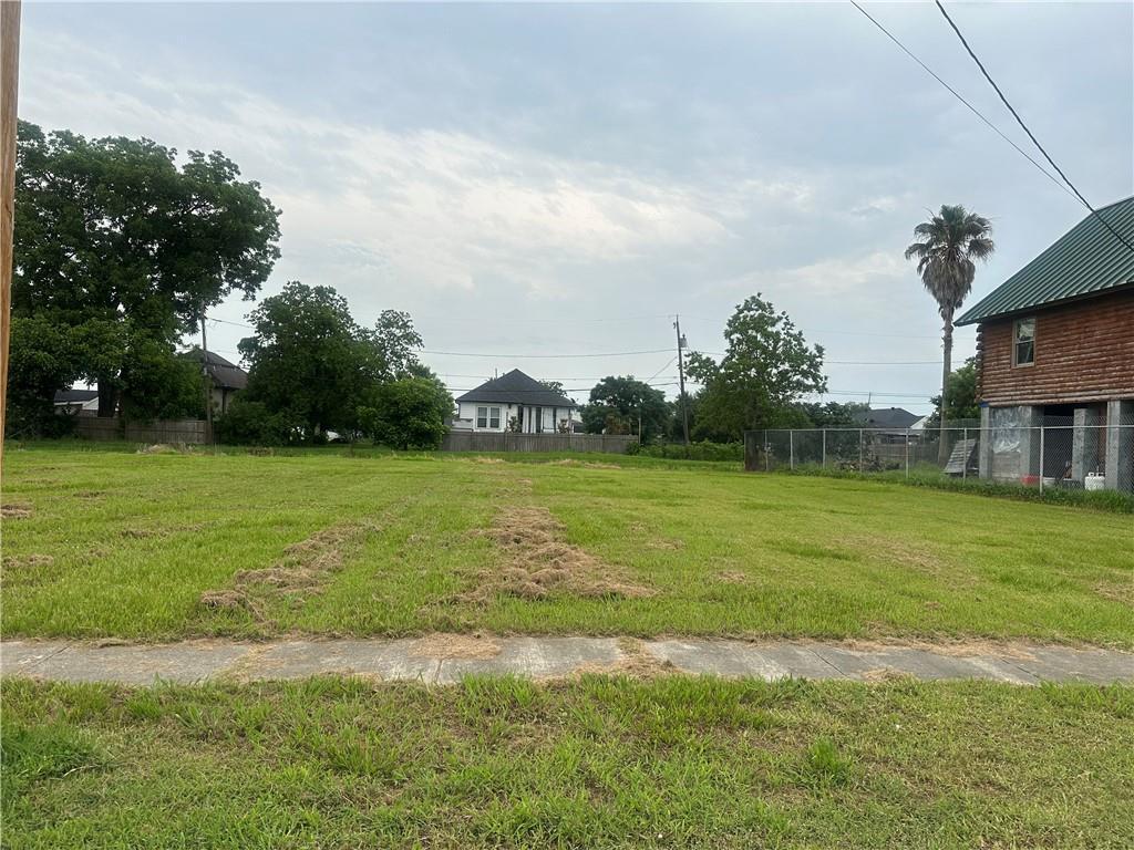 1705 Center St, Arabi, LA 70032