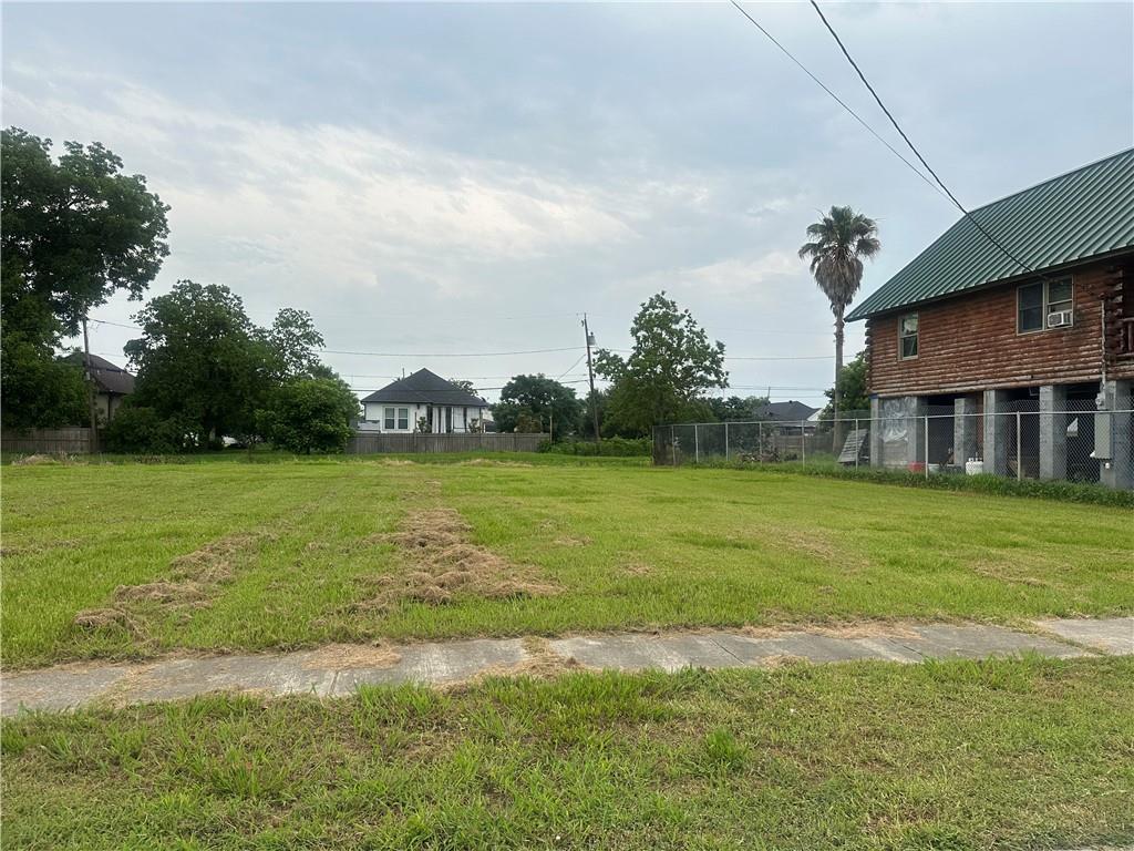 1705 Center St, Arabi, LA 70032
