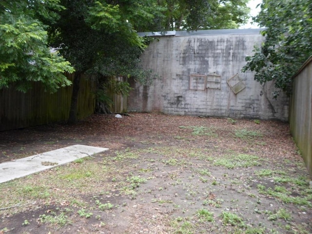 6315 Alhambra St, New Orleans, LA 70117 - view of yard