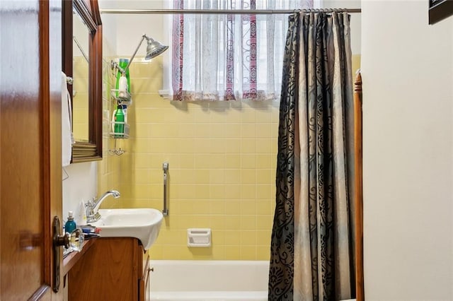 115 N Scott St, New Orleans, LA 70119 - full bathroom featuring vanity and shower / bath combination with curtain