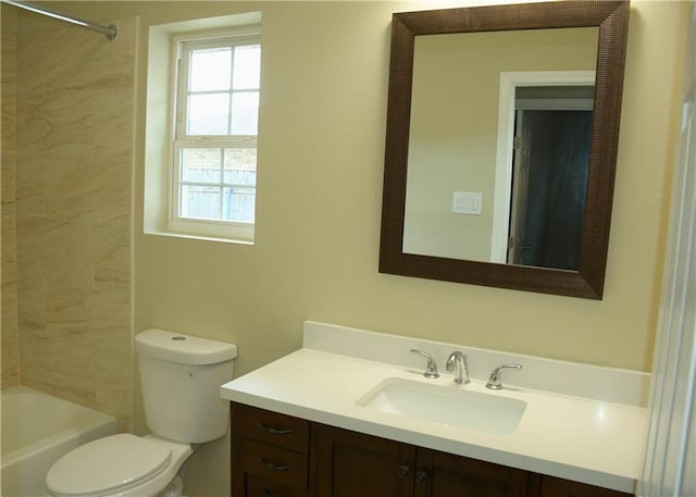 6 Marywood Ct, New Orleans, LA 70128 - bathroom with toilet, vanity, and tub / shower combination