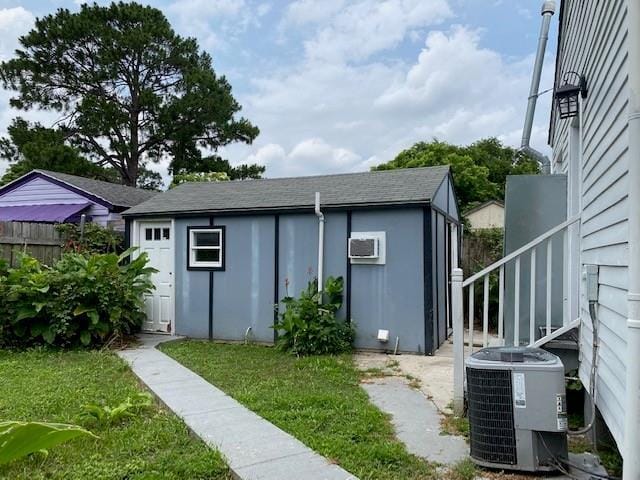 7 Labarre Pl, Jefferson, LA 70121 - view of outbuilding featuring cooling unit and an AC wall unit