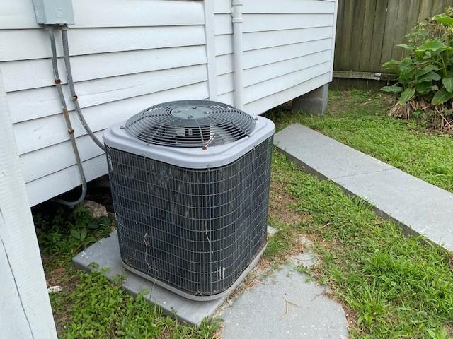7 Labarre Pl, Jefferson, LA 70121 - exterior view of central AC unit