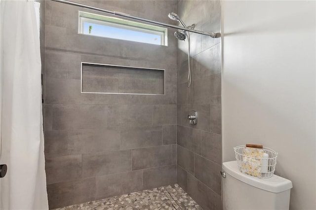 1600 Heatherwood Dr, Harvey, LA 70058 - full bath with a tile shower and toilet