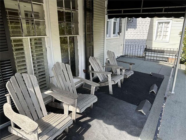 1228 Pine St, New Orleans, LA 70118 - view of patio