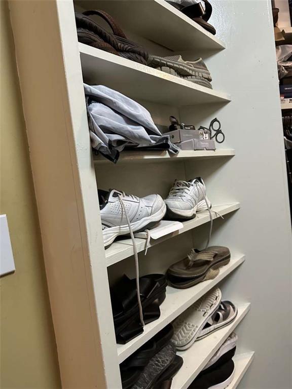 108 Riverbirch Dr, Lafayette, LA 70508 - view of closet