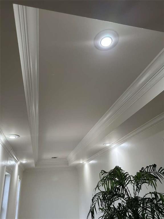108 Riverbirch Dr, Lafayette, LA 70508 - detailed view of ornamental molding