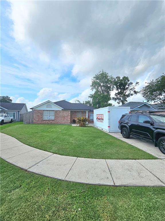 2724 Marisha Ct, Marrero, LA 70072 - view of front of property featuring a front yard