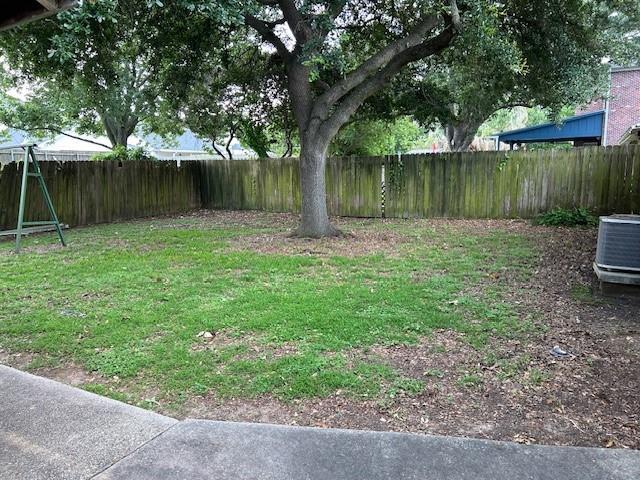 523 Beverly Garden Dr, Metairie, LA 70001 - view of yard with cooling unit