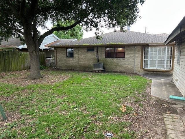 523 Beverly Garden Dr, Metairie, LA 70001 - view of yard