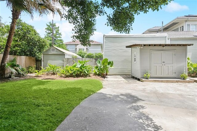 39294 Broadway St, New Orleans, LA 70118 - view of yard