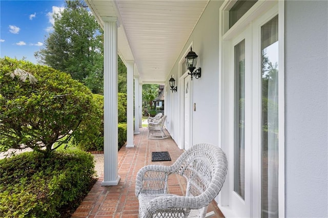 525 N Laura Dr, Mandeville, LA 70448 - view of covered porch
