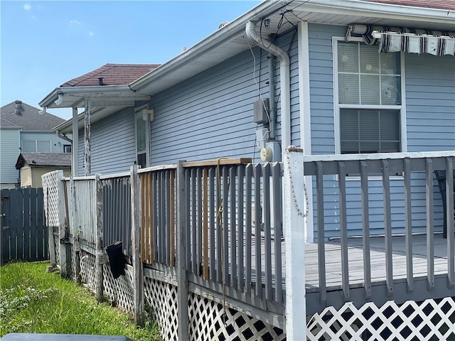 3034 Clouet St, New Orleans, LA 70126 - view of side of property with a deck