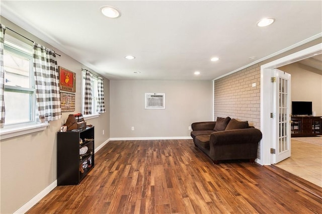 3121 Arbutus Ln, Marrero, LA 70072 - sitting room with wood finished floors, recessed lighting, baseboards, and crown molding