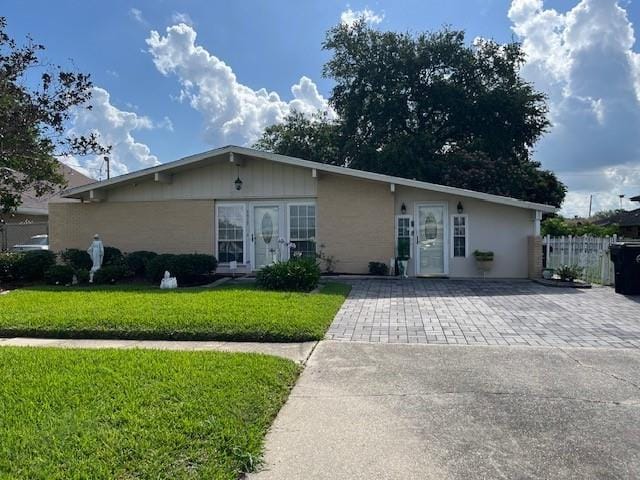 5917 Campus Blvd, New Orleans, LA 70126 - view of front of home featuring driveway