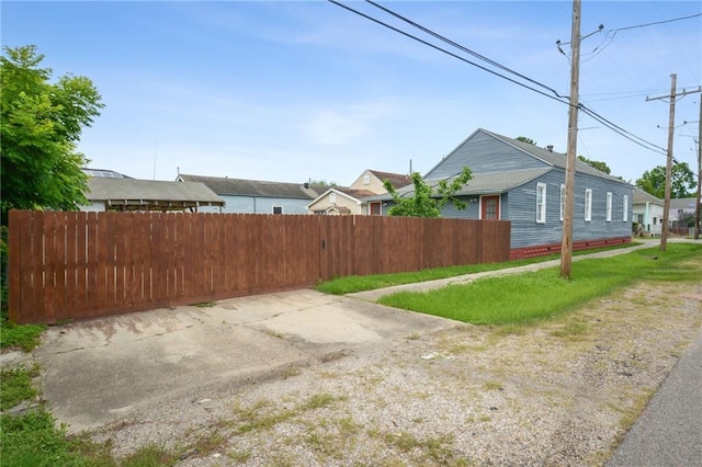 5530 Dauphine St, New Orleans, LA 70117 - view of yard