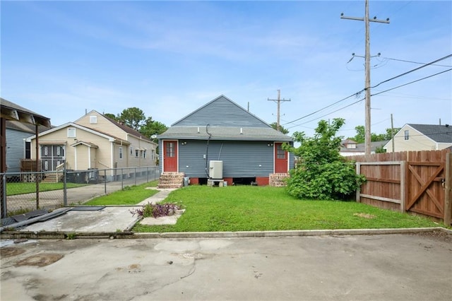 5530 Dauphine St, New Orleans, LA 70117 - view of front of home featuring entry steps