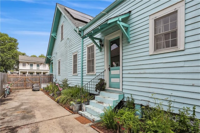 518 Pacific Ave, New Orleans, LA 70114 - property entrance with a patio