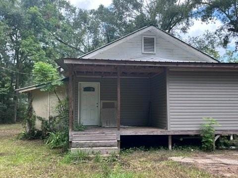 99 White St, Hammond, LA 70403 - back of house with a porch
