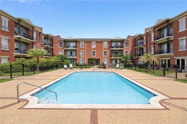 801 Rue Burgundy St Unit 113, Metairie, LA 70005 - view of community pool
