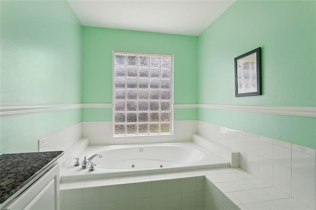 19196 Wildoak Ln, Ponchatoula, LA 70454 - full bath featuring a tub with jets and vanity
