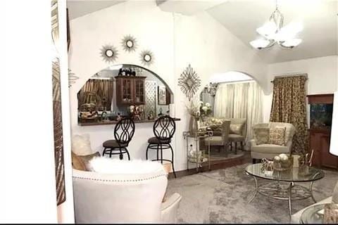 7522 Adventure Ave, New Orleans, LA 70129 - lobby with vaulted ceiling
