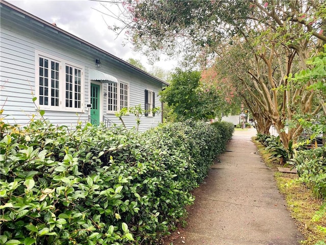 1500 Camp St, New Orleans, LA 70130 - view of side of home