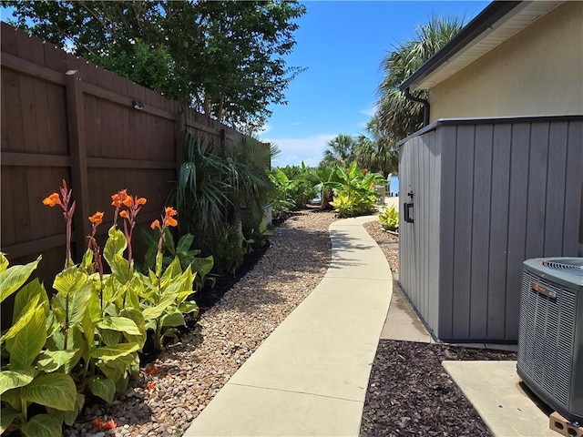 2097 S Lakeshore Blvd, Slidell, LA 70461 - view of yard with cooling unit